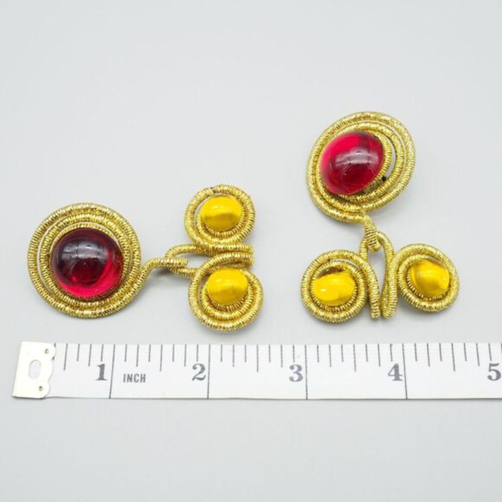 Vintage Clip-On Earrings - Picture 6 of 6